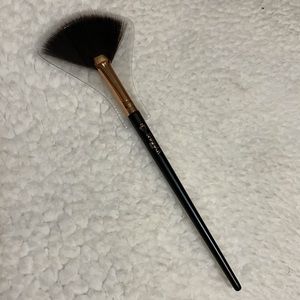 SHAINA B MIAMI highlight brush